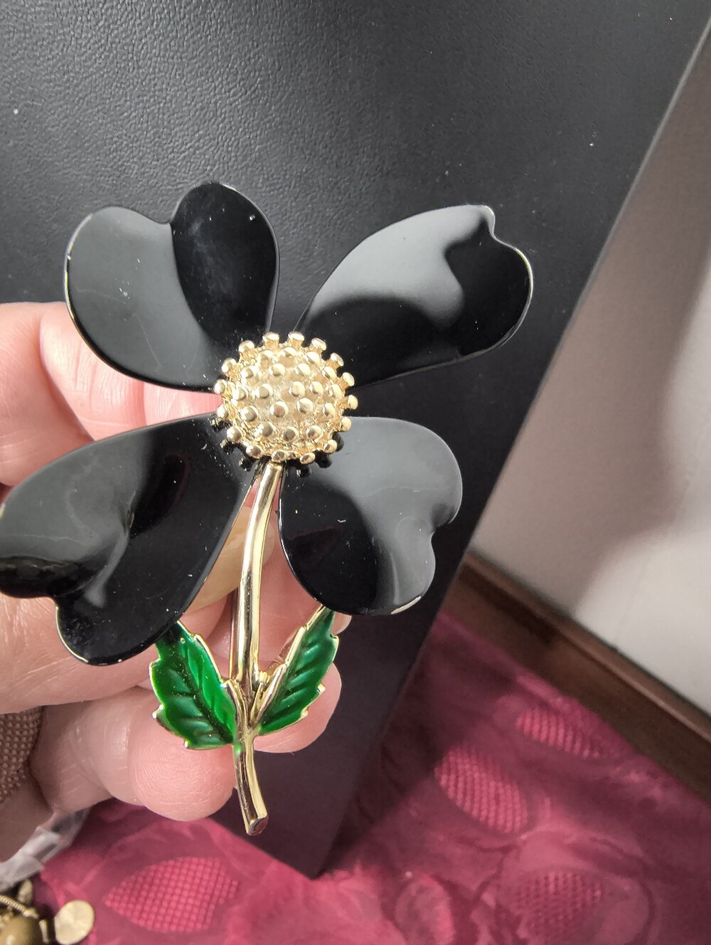 Vintage Sarah Coventry Dogwood Black Enamel Flower Brooch 1960s - Picture 8 of 11